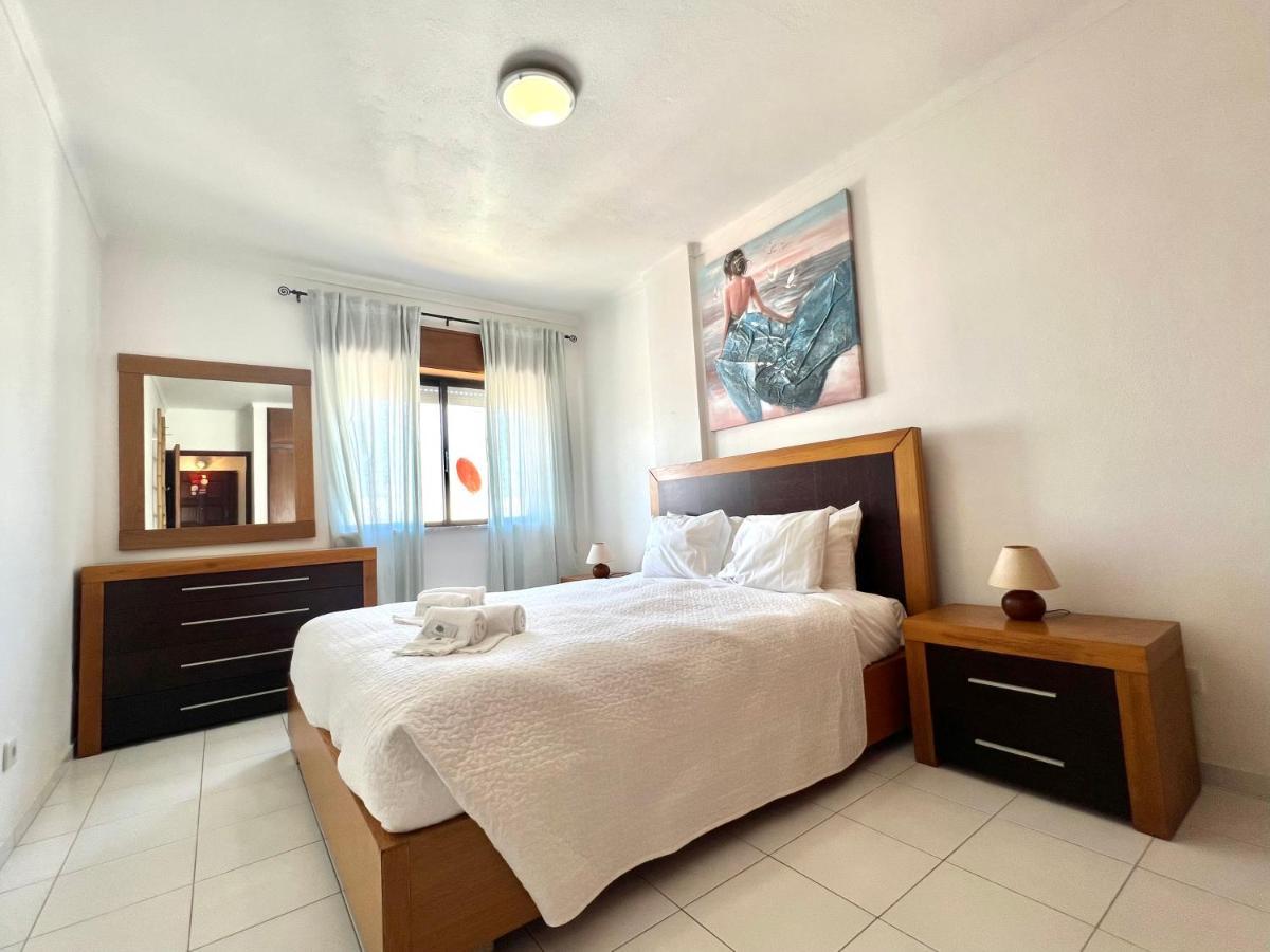 Loky - Near Quarteira Center Apartment Luaran gambar