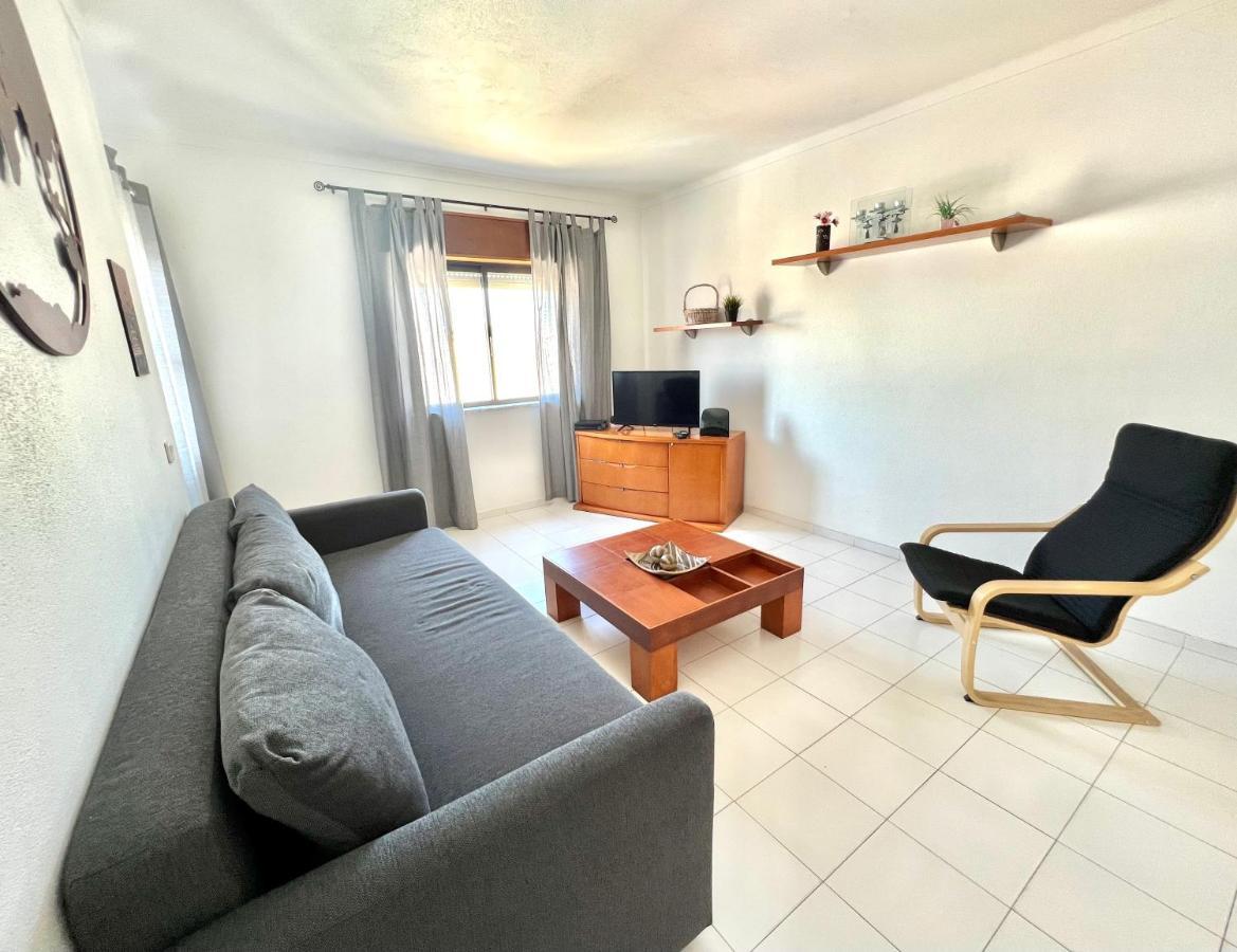 Loky - Near Quarteira Center Apartment Luaran gambar