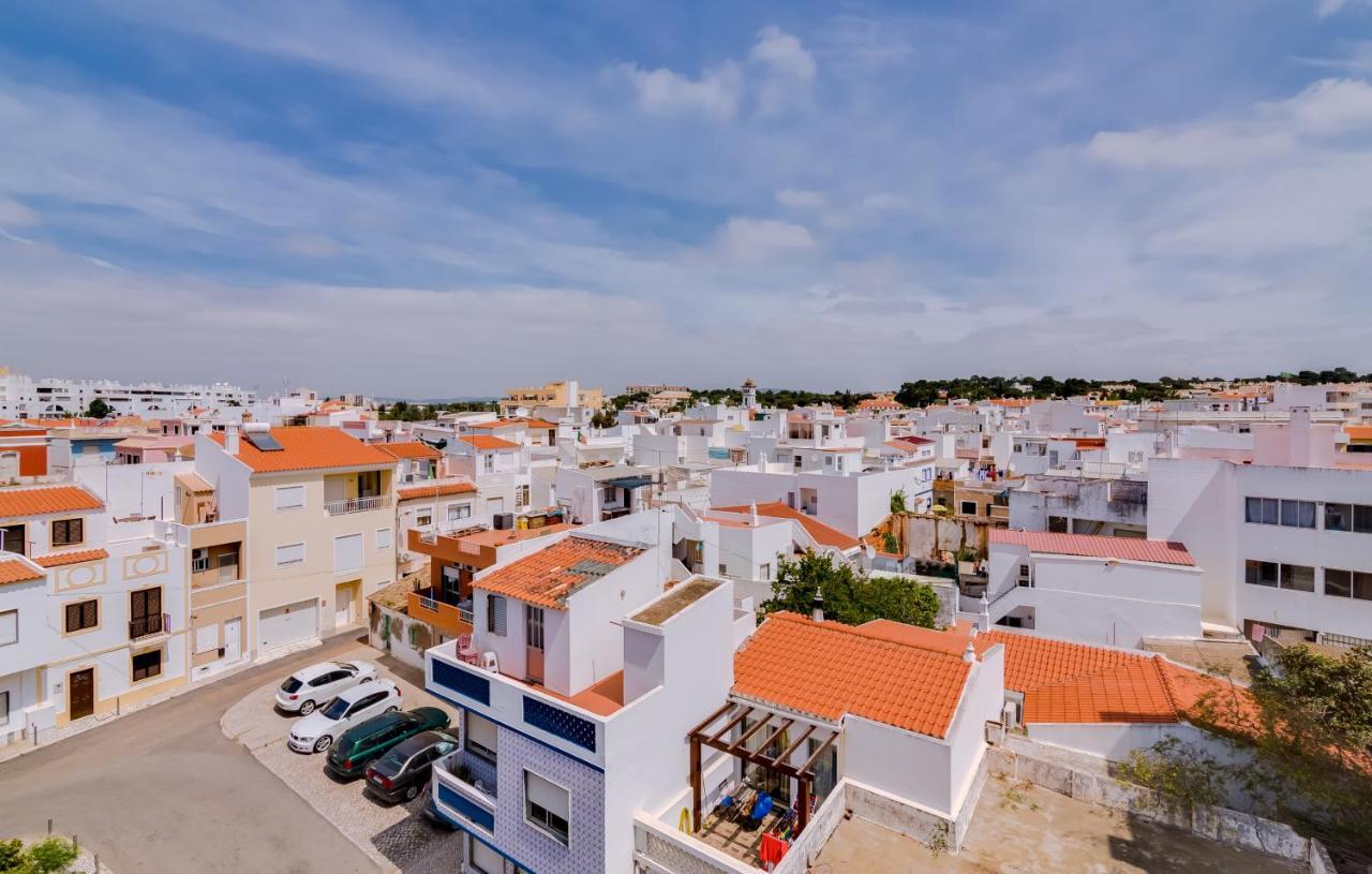 Loky - Near Quarteira Center Apartment Luaran gambar